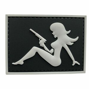 WARAGOD Nášivka 3D Girl with Pistol on Right černá 7x5cm obraz