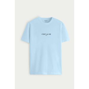Tričko, Barva Nebesky Modrá , s Potiskem C Est La Vie obraz