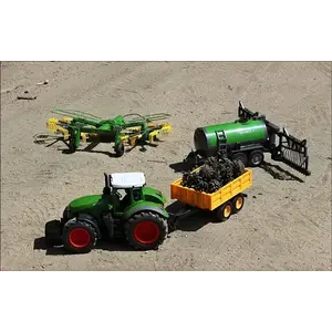 Double Eagle Výhodný XXL set traktoru na dálkové ovládání 1: 16, valníku za traktor, obracečky sena a kropicího postřikovače obraz