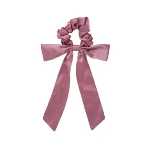 GymBeam Bow Pink saténová gumička do vlasů obraz