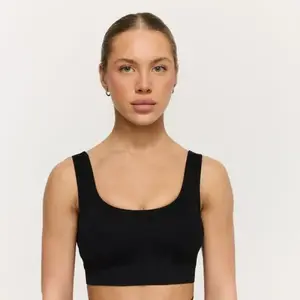 GymBeam Podprsenka Bralette GymBabe Black - XS obraz