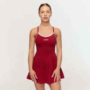 GymBeam Varsity Red dámské sportovní šaty - XS obraz