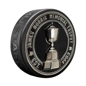 Mustang Fanouškovský puk NHL 3D Silver Medallion James Norris Memorial Trophy obraz