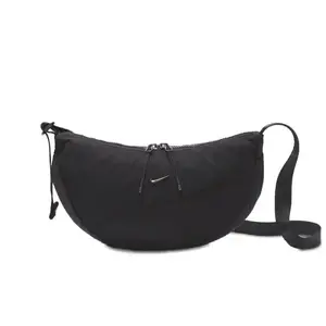 Nike NK AURA CRESCENT CROSSBODY dámská taška přes rameno - Velikost 4 L obraz