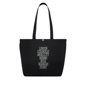 Nike NK HRTG TOTE 2.0-WRS GFX dámská taška - Velikost 22 L obraz