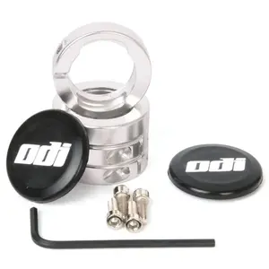 ODI Objímky ke gripům MTB Lock-On Al stříbrné obraz