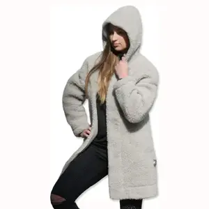 Ovčíno kabát s kapucí z ovčí vlny DIANA - 7 - S/M - přes prsa 104 cm obraz