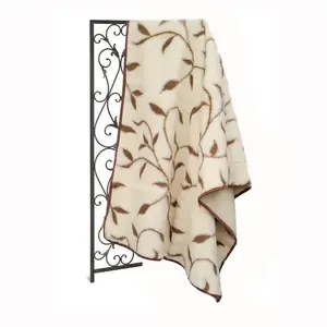 Ovčíno vlněná deka oboustranná - vzor HIT-65 - 140 x 200 cm obraz