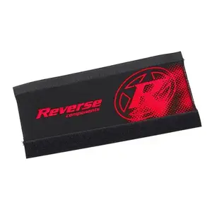 Reverse Neopren pod řetěz 260x125x115 mm černý/červený obraz